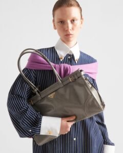 Prada Bonnie large leather handbag - Image 6