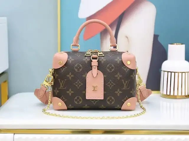 imgi_10_oMpjDfr89EsQInCpXAmgFCSNE5tQEAf6CBzA9i_tplv-sdweummd6v-shrink_640_0_q50.jpg Louis Vuitton Petite Malle Souple Peach - Image 1
